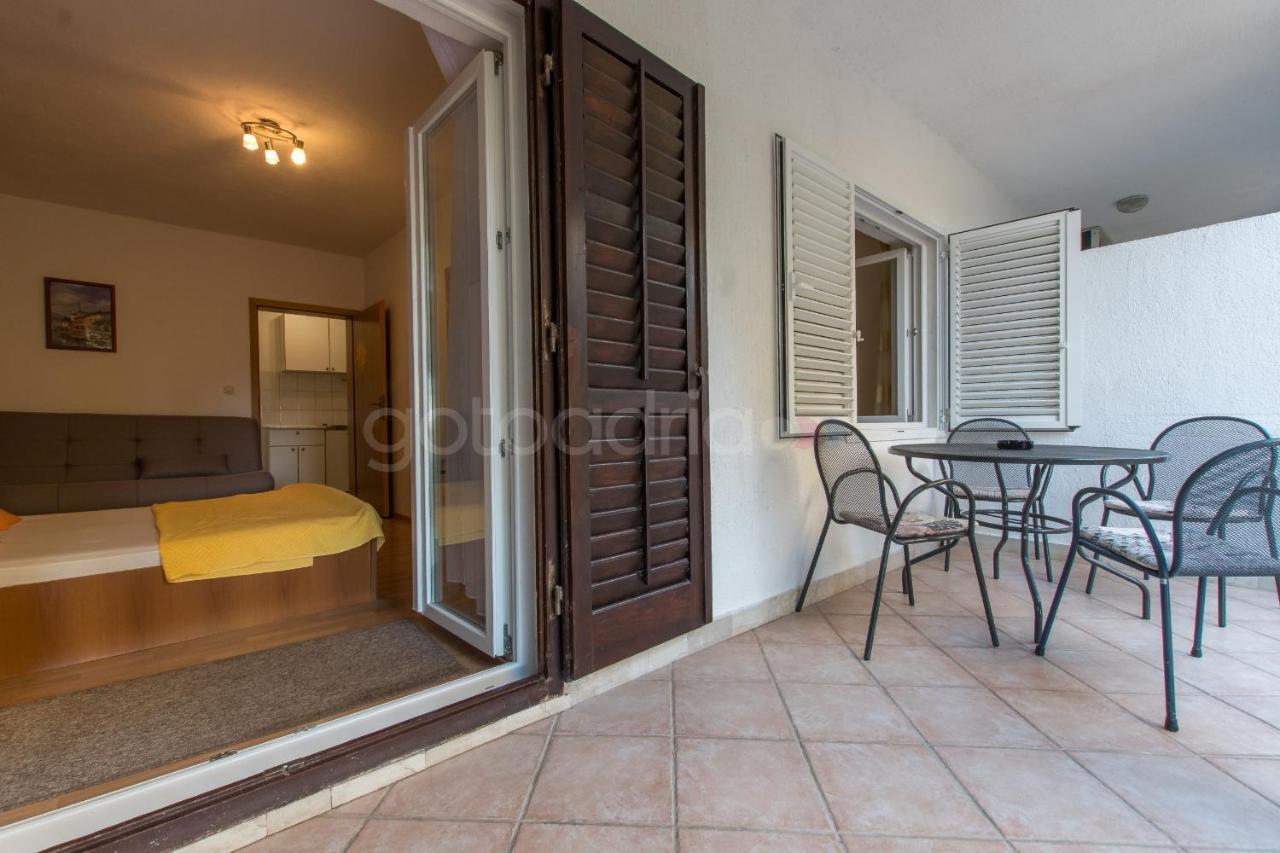 Quiet Area Rose Makarska