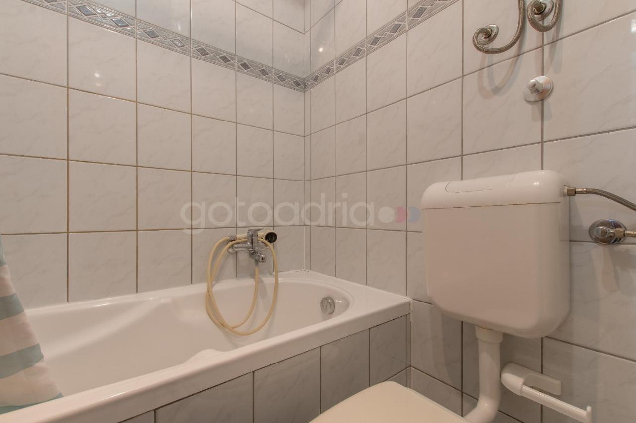 Apartment Quiet Area Rose Makarska