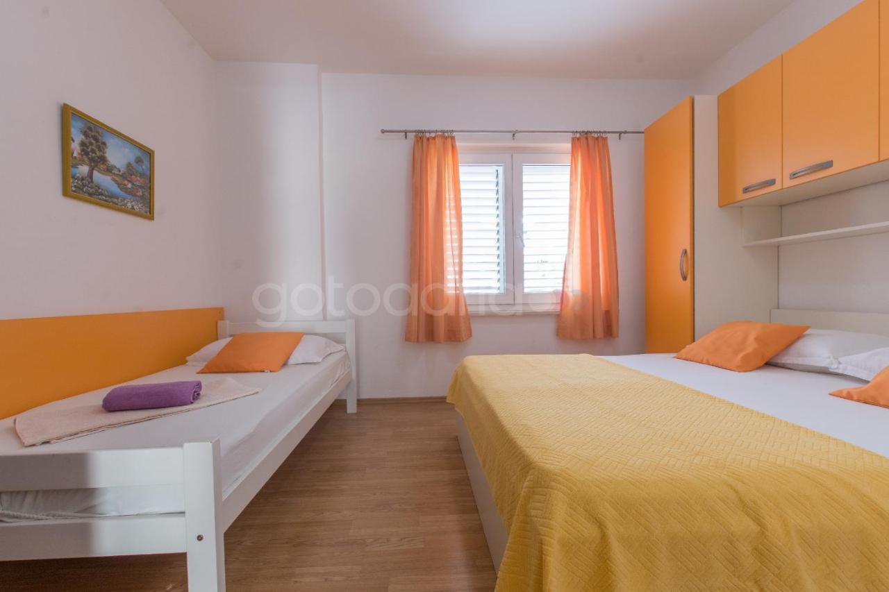 Quiet Area Rose Apartment Makarska