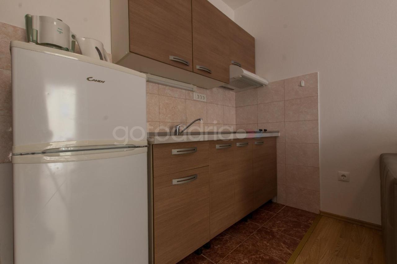 Quiet Area Rose Apartment Makarska