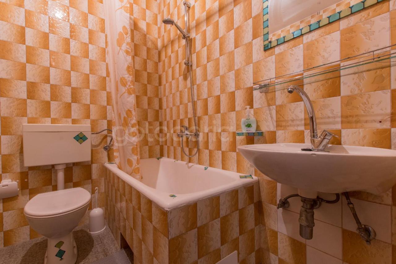 Quiet Area Rose Apartman *