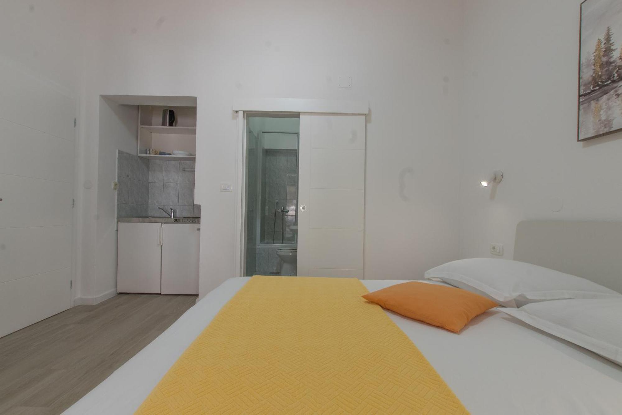 Quiet Area Rose Apartment Makarska