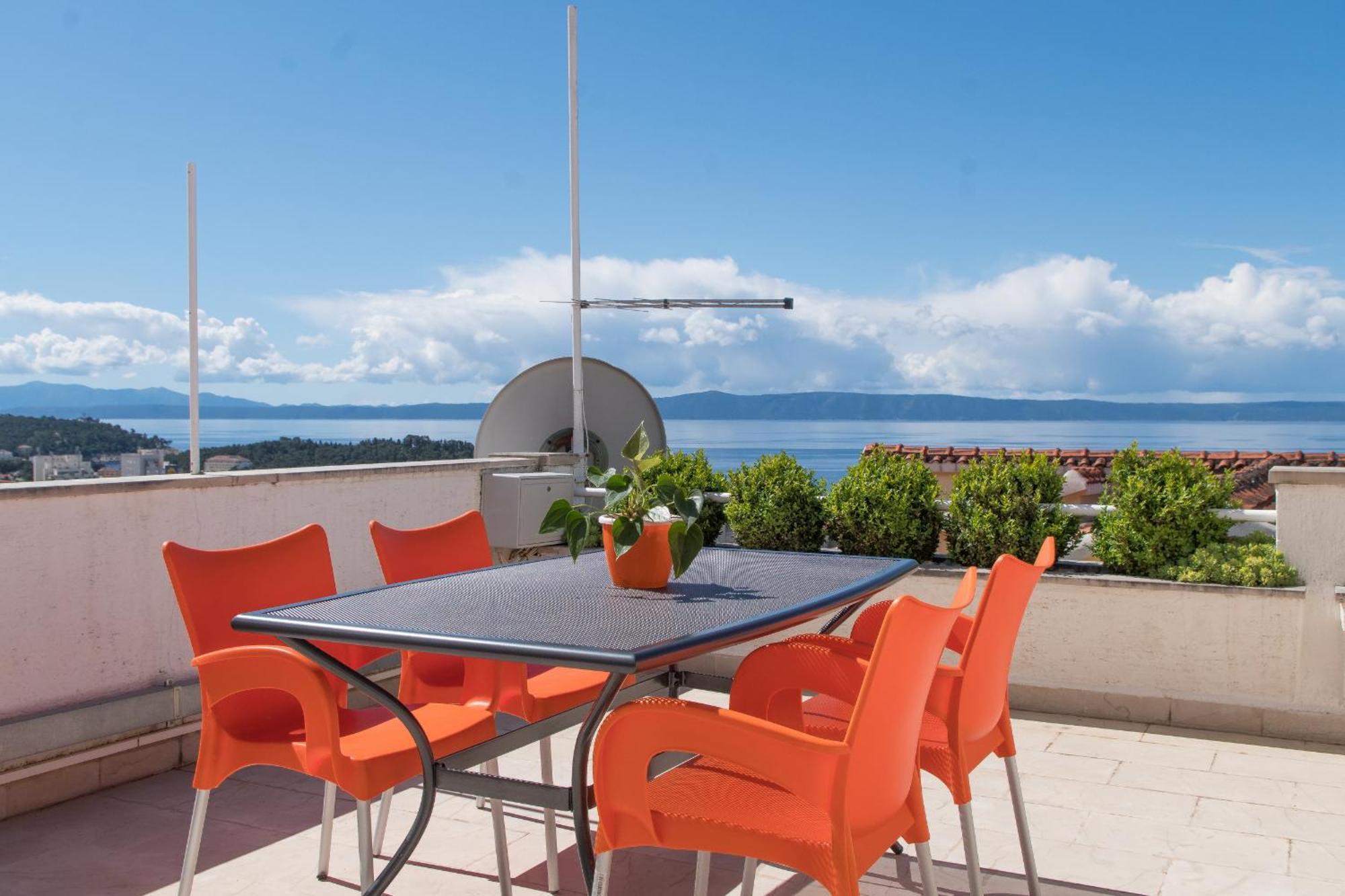 Apartment Quiet Area Rose Makarska