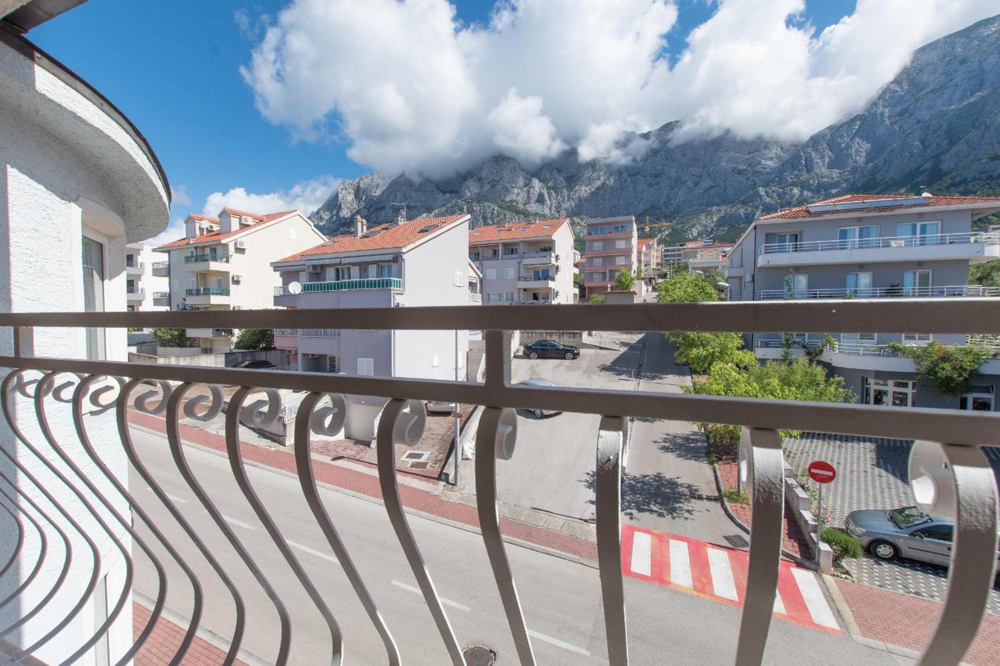 Quiet Area Rose Makarska